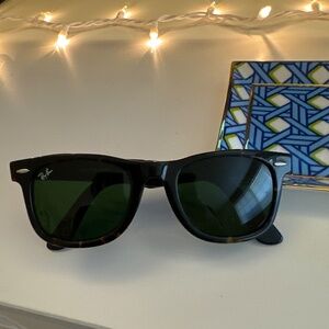 Ray-ban wayfarer sunglasses